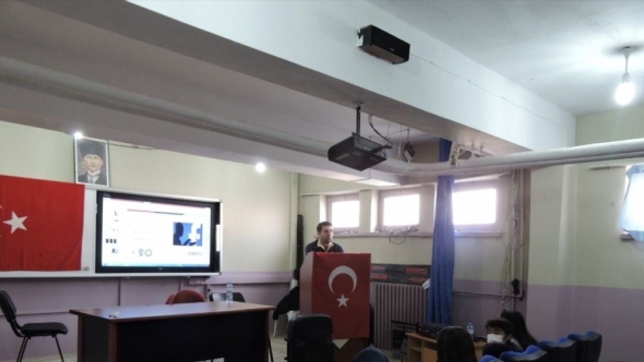 Elazığ'da "Bilişim suçları farkındalık eğitimi" düzenlendi