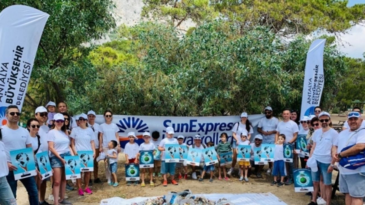 SunExpress'ten Dünya Çevre Günü’nde kıyı temizleme etkinliği