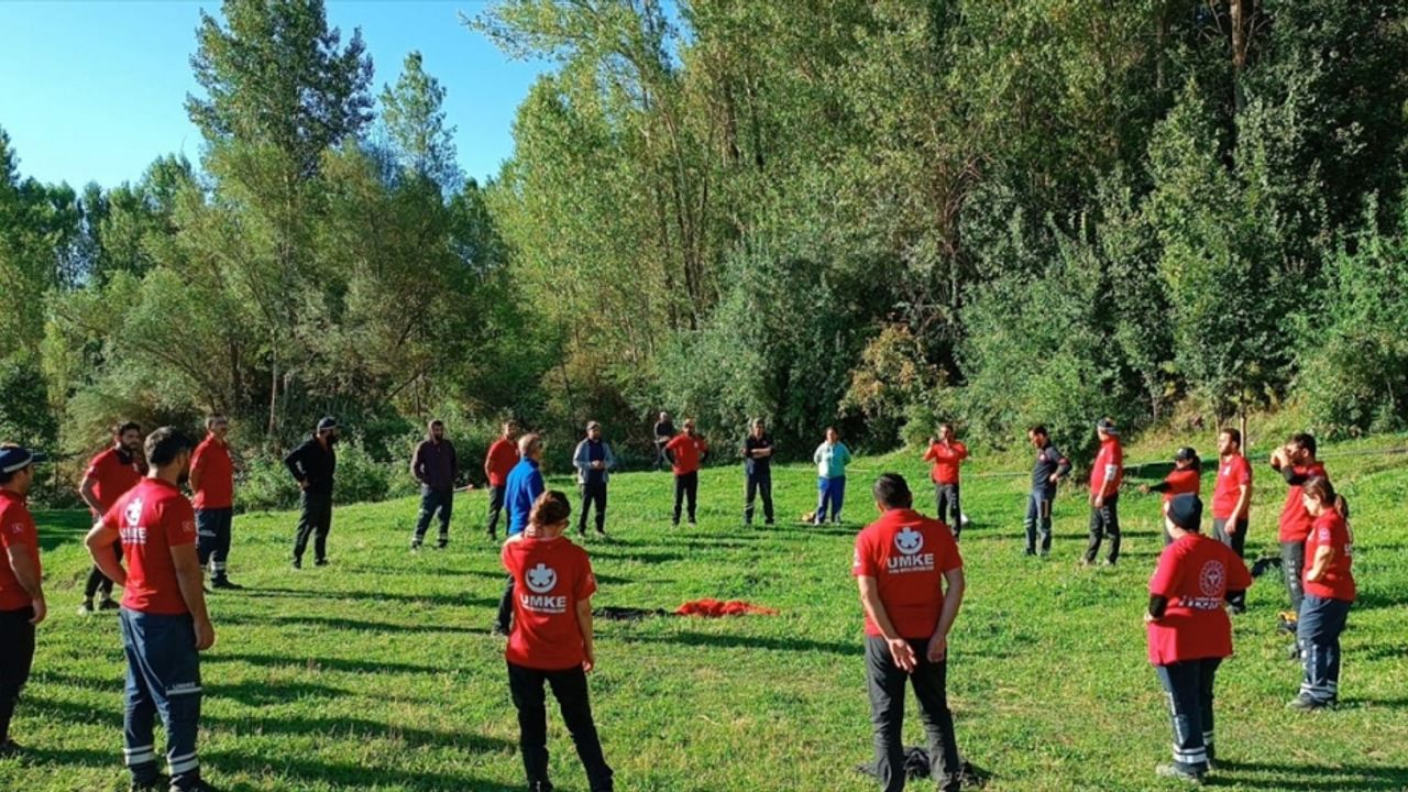 Bitlis'te "Temel UMKE Eğitim ve Tatbikat Kampı" gerçekleştirildi