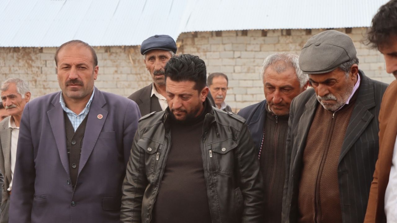 Ağrı'daki trafik kazasında ölen Önder Gürbüz ve Serhat Bayraktutan Van'da defnedildi