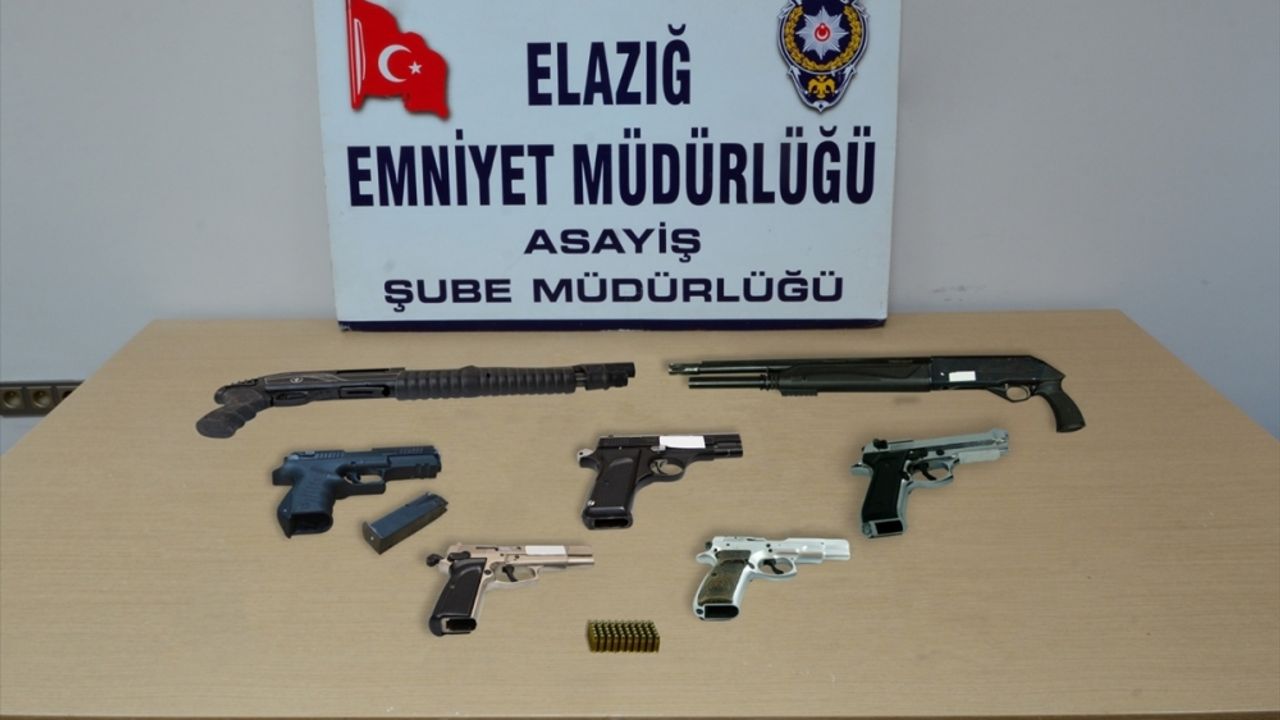 Elazığ'da asayiş uygulamalarında yakalanan 19 zanlı tutuklandı