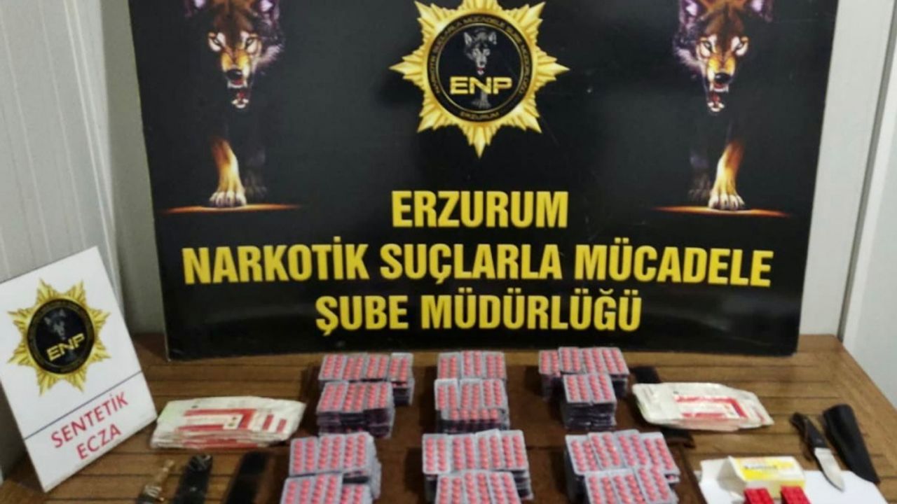 Erzurum'da valizlerinde uyuşturucu ele geçirilen 2 yolcu tutuklandı