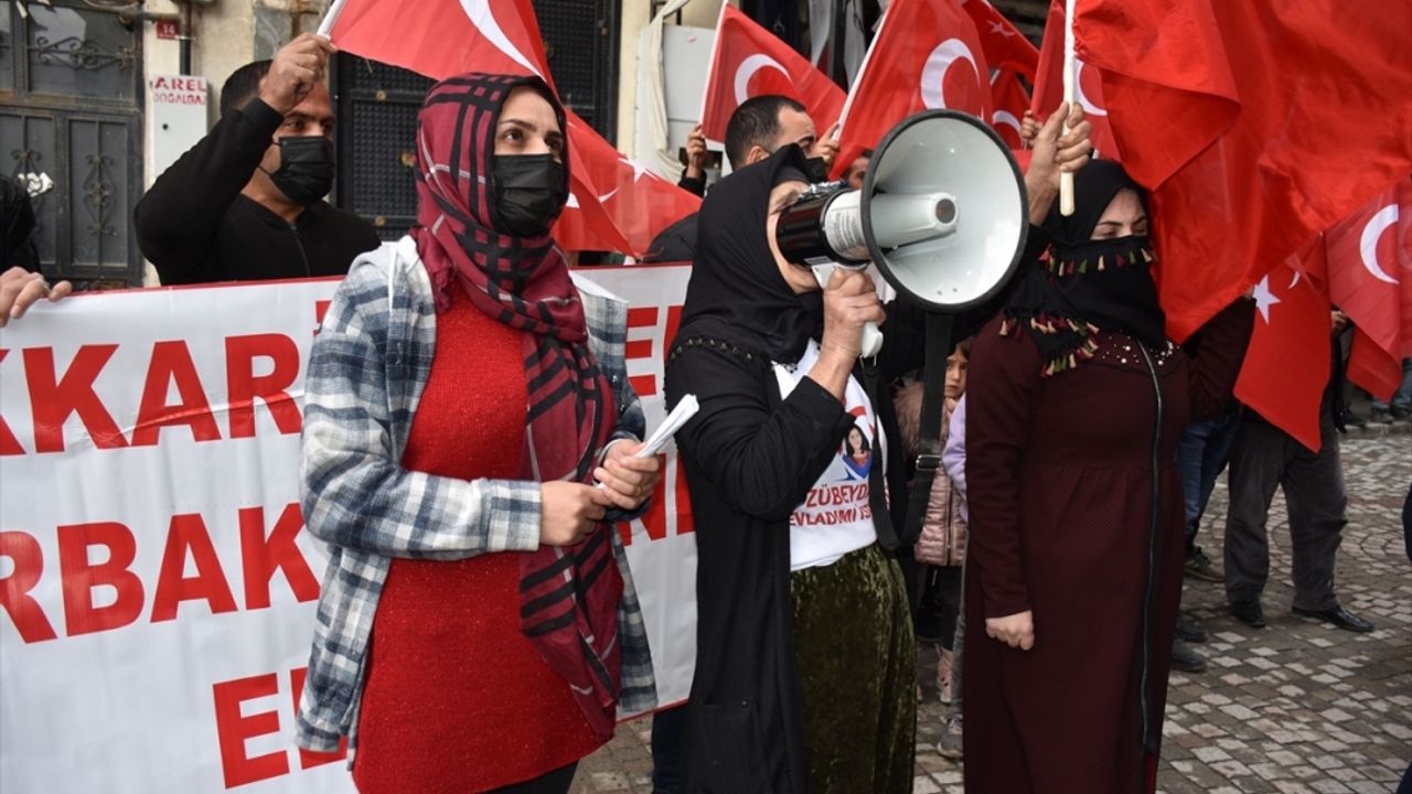 Hakkari'de çocukları dağa kaçırılan aileler İstanbul'daki terör saldırısını kınadı