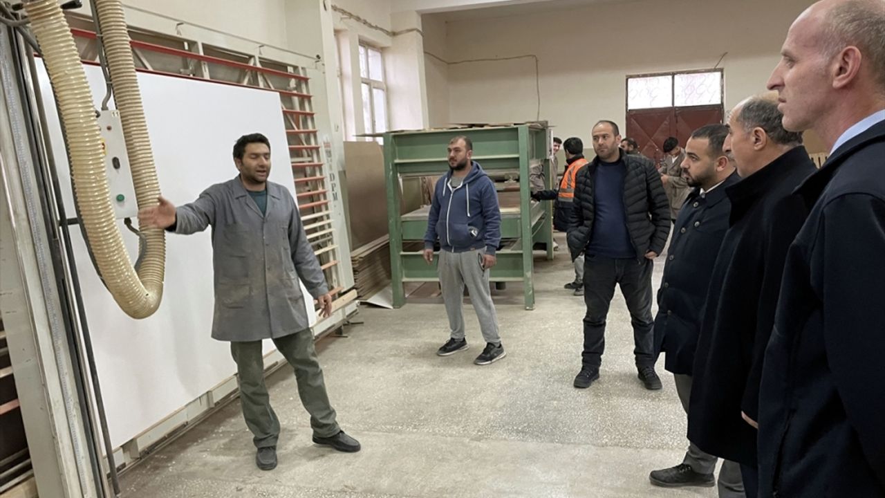 Ardahan'da mesleki eğitime yatırımlarla nitelikli insan gücü yetiştiriliyor