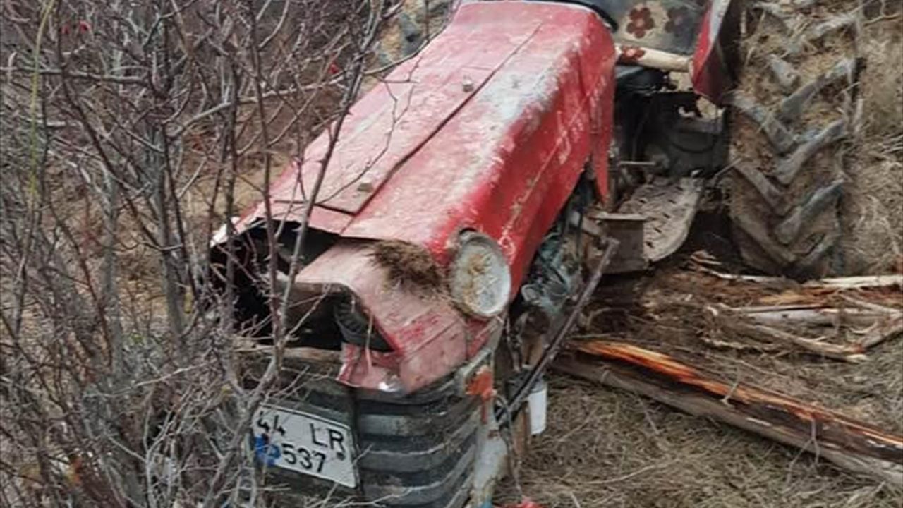 Malatya'da traktörün devrilmesi sonucu 1 kişi yaralandı