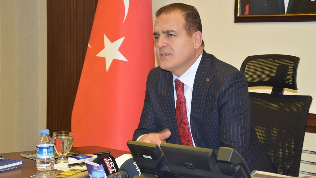 Hakkari Valisi ve Belediye Başkan Vekili Akbıyık, 2022'yi değerlendirdi: