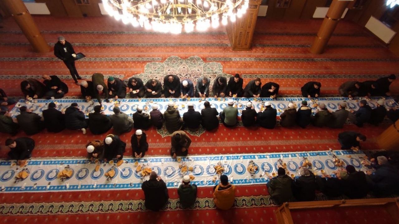 Van'da "Kur'an ziyafeti ve duada buluşalım" programı düzenlendi