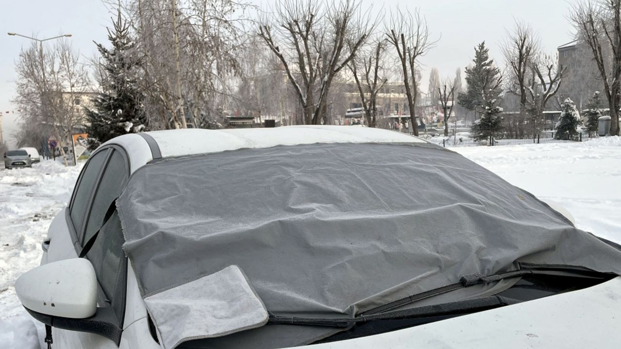 Doğu Anadolu'da kar ve soğuk hava etkisini sürdürdü