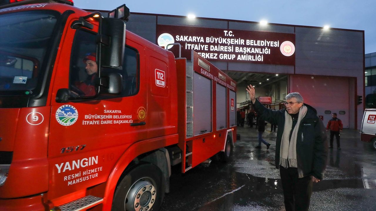 DÜZCE - Doğu Marmara ve Batı Karadeniz illerinden deprem bölgesindeki kurtarma çalışmalarına destek