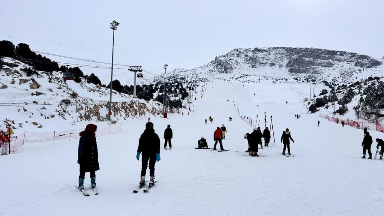 Ergan Dağı'nda kayak heyecanı başladı