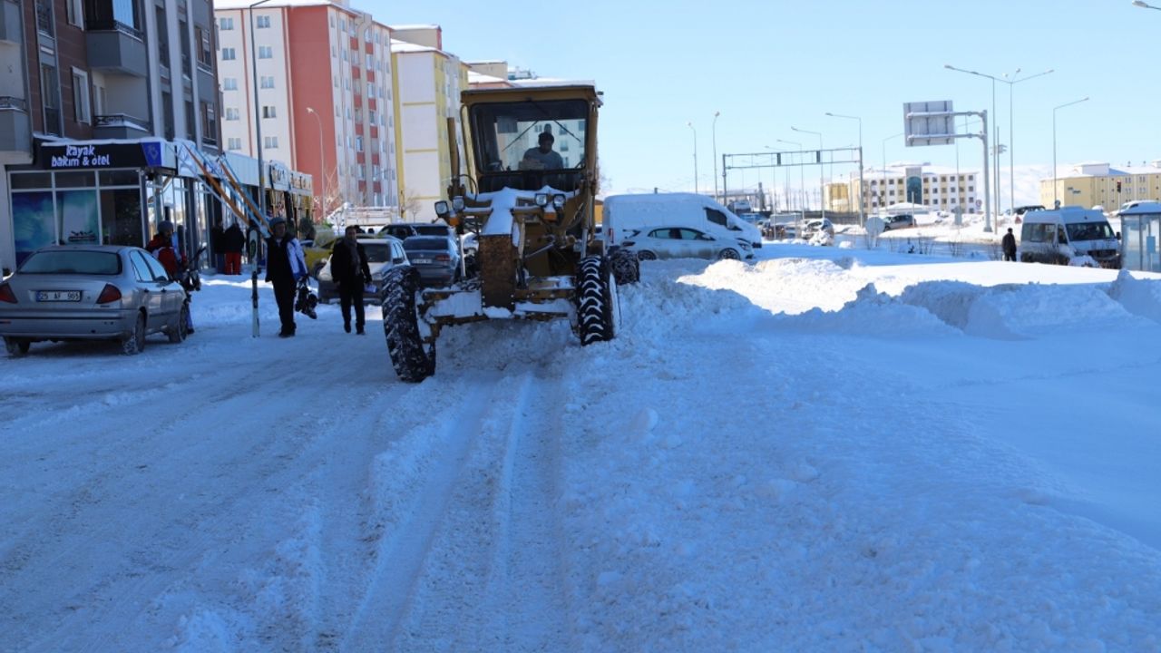 Palandöken Belediye Başkanı Sunar, karla mücadele çalışmalarını inceledi