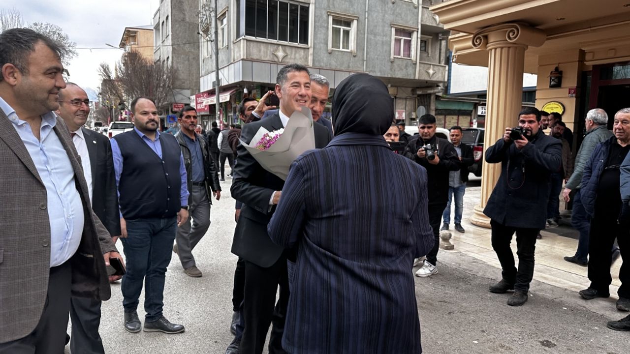 Ata İttifakı'nın cumhurbaşkanı adayı Oğan, Iğdır'da basınla buluştu: