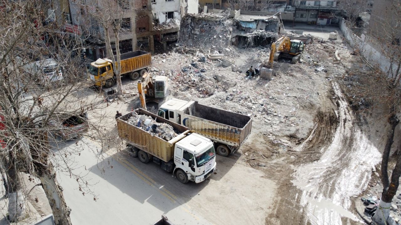 Depremlerde Malatya'da her 4 binadan 1'i yıkıldı ya da ağır hasar aldı