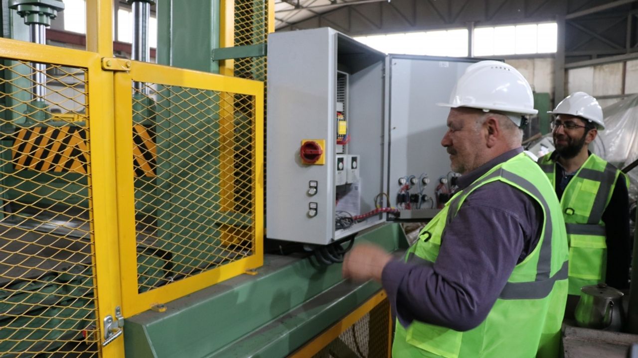 Erzincan'dan 3 kıtada 11 ülkeye geri dönüşüm makinesi ihraç ediyorlar
