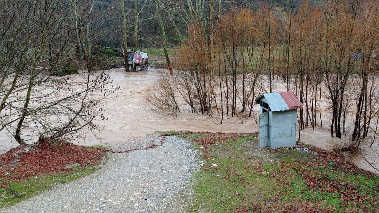 GÜNCELLEME - Malatya'nın Doğanşehir ilçesinde sağanak su baskınlarına neden oldu
