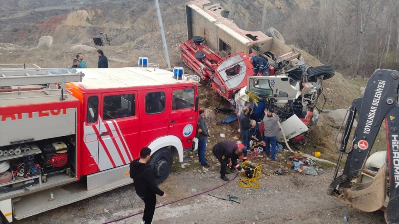 Sivas'ta devrilen vincin sürücüsü ağır yaralandı