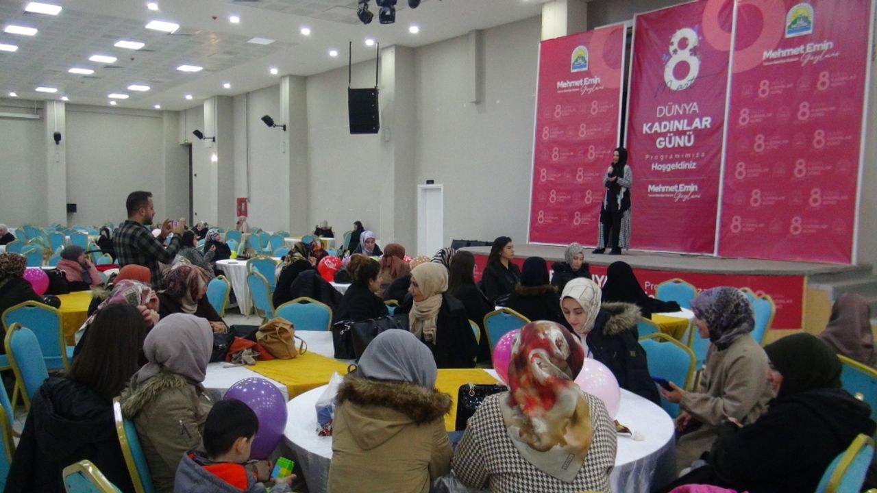 Tatvan'da 8 Mart Dünya Kadınlar Günü etkinliği düzenlendi