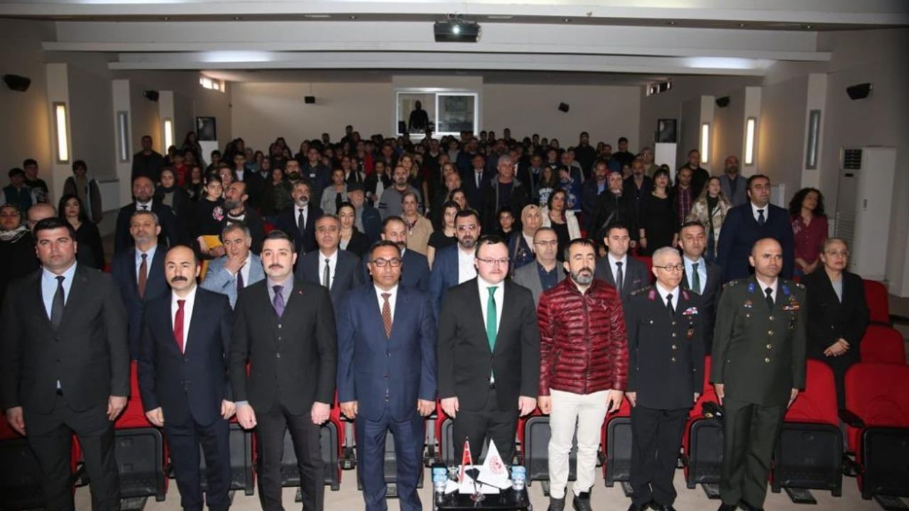 Tunceli'de İstiklal Marşı'nın Kabulü ve Mehmet Akif Ersoy'u Anma Günü etkinliği yapıldı