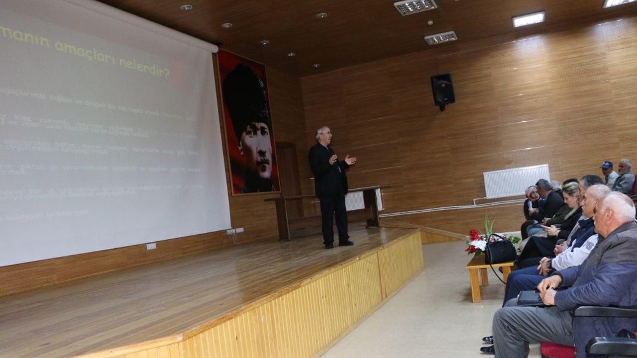 İspir'de "Ağaçlandırma ve Budama" konulu seminer düzenlendi