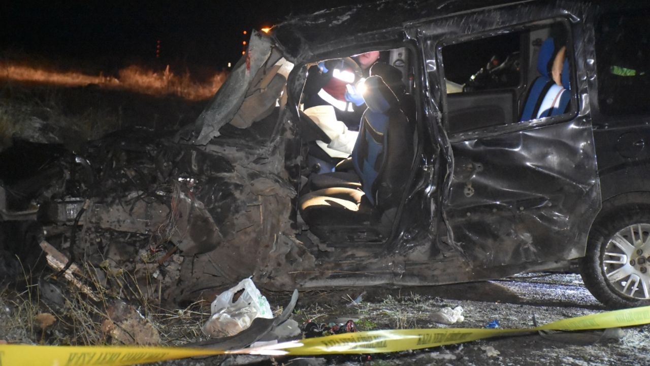 Kars'taki trafik kazasında 1 kişi öldü, 6 kişi yaralandı
