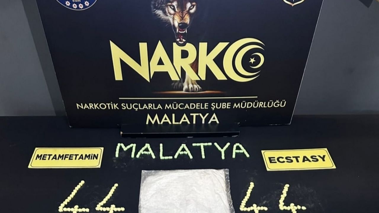 Malatya'da aracın bagajına ve tepsiye gizlenmiş uyuşturucu ele geçirildi