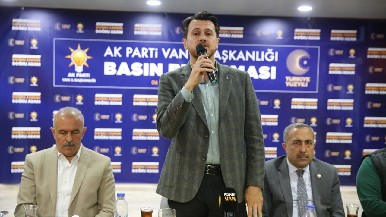 Van'da AK Parti İl Başkanı Güray ve milletvekili adayları gazetecilerle buluştu