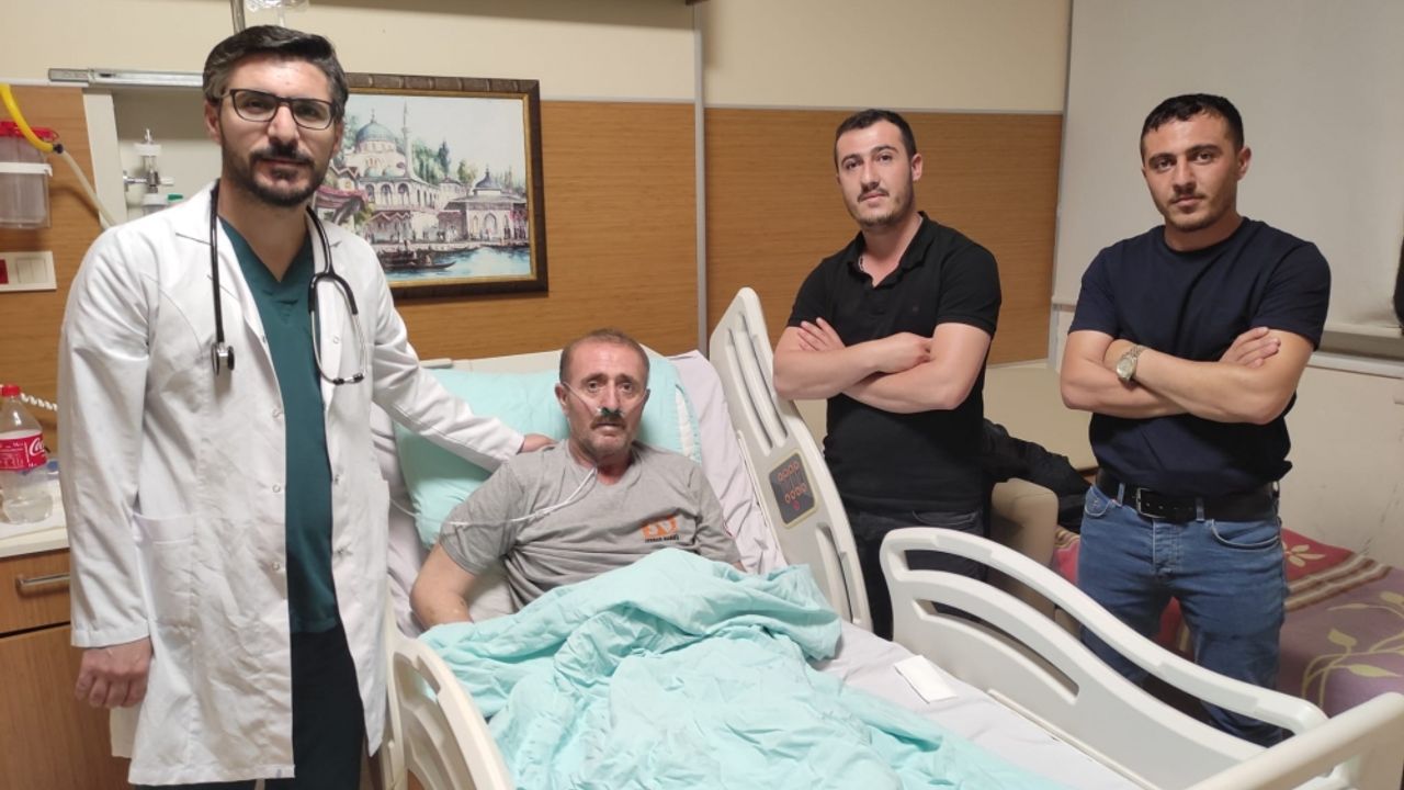 Bitlis'te anjiyo sırasında kalbi duran hasta doktorların çabasıyla hayata döndü