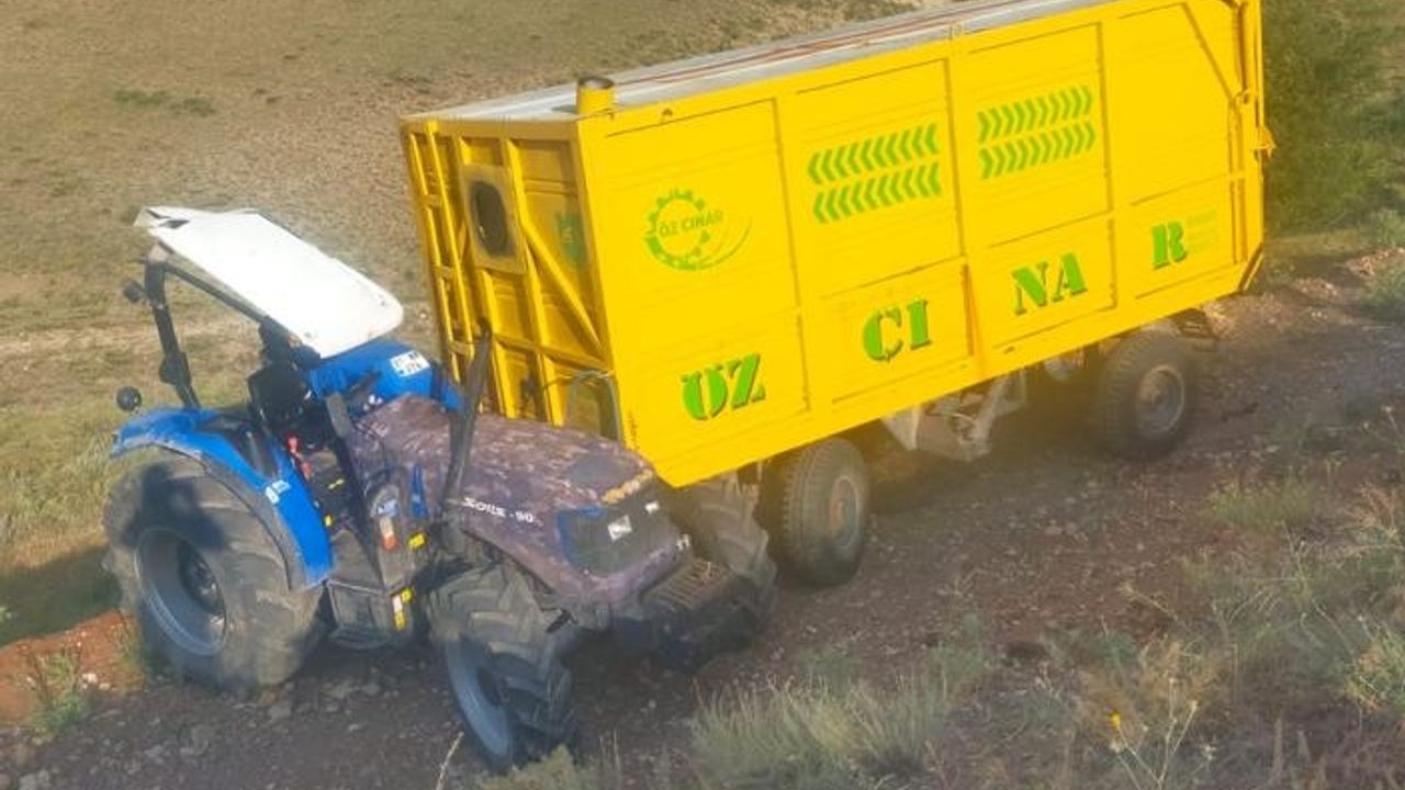 Erzincan’da devrilen traktörün altında kalan 1 kişi öldü, 1 kişi yaralandı