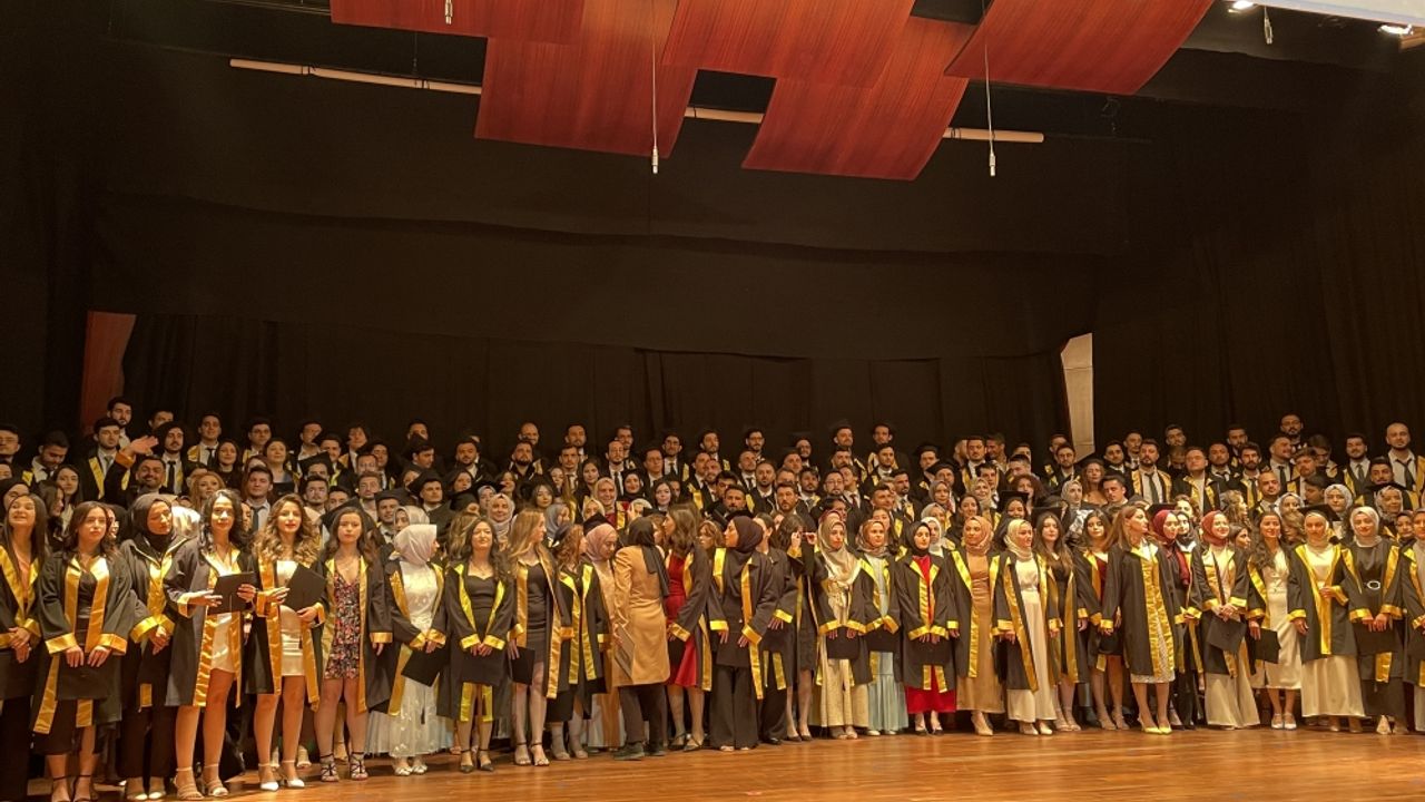 İnönü Üniversitesi Tıp Fakültesinden 284 öğrenci mezun oldu