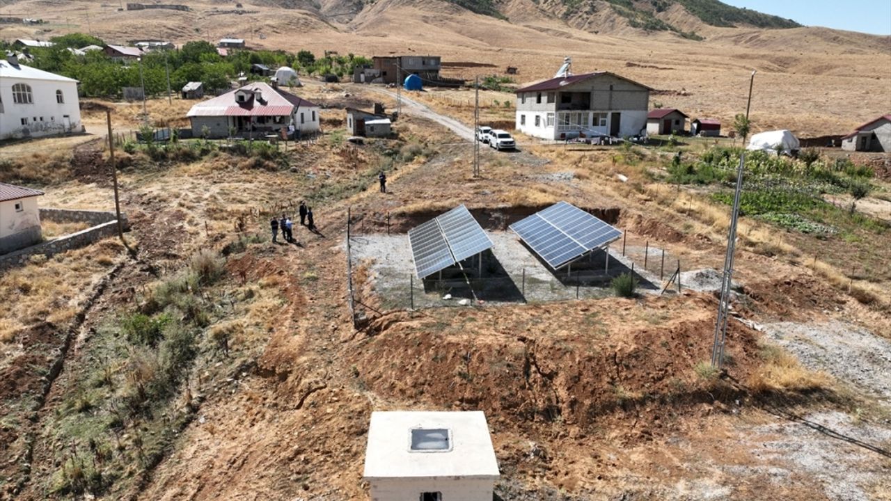 Bitlis'te güneş enerjisinden elde edilen elektrikle 60 köye su ulaştırılıyor