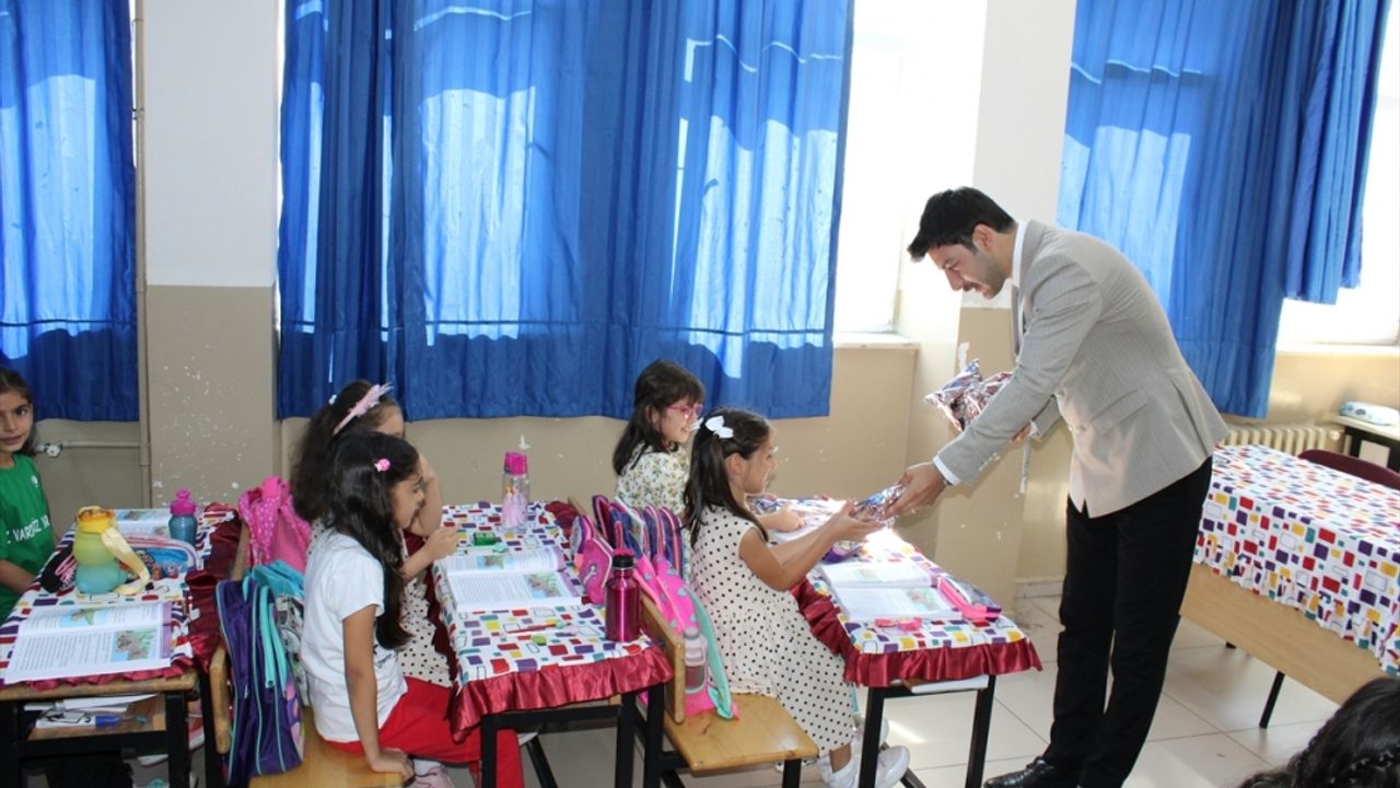 Kale Kaymakamı Mustafa Aksoy İlköğretim Haftası etkinliklerine katıldı