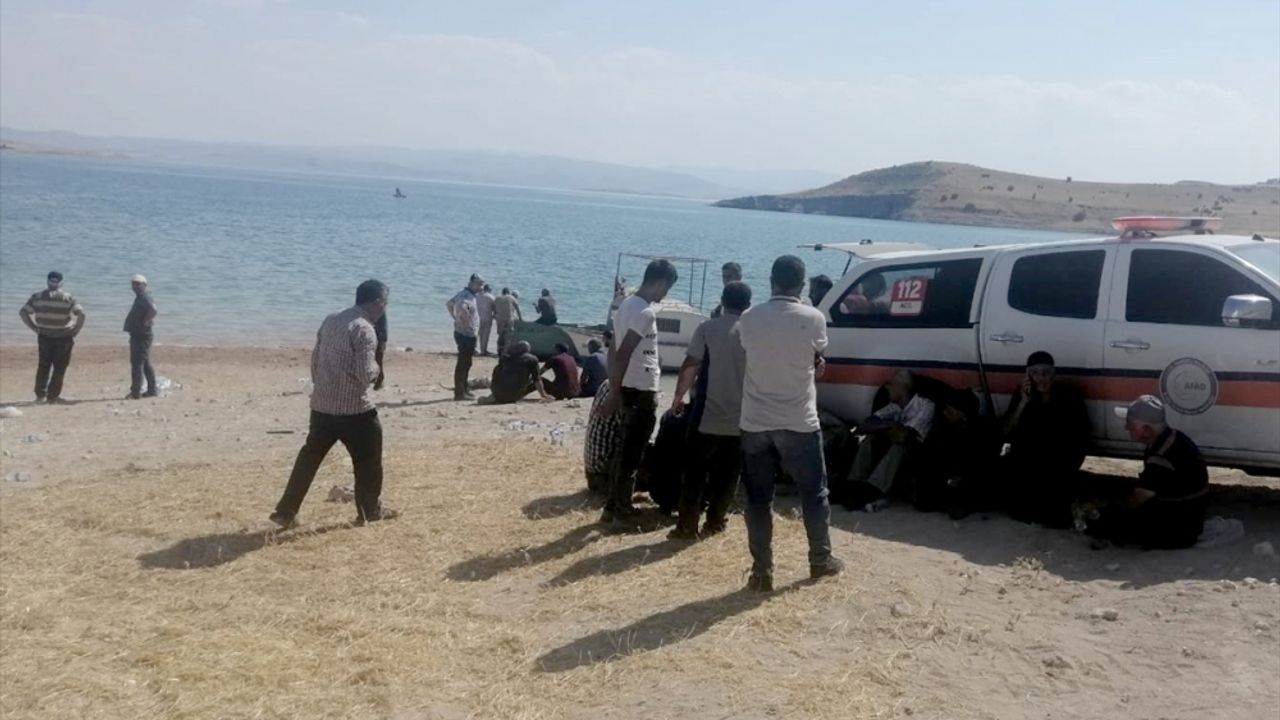 Tunceli'de baraj gölünde kaybolan kişinin bulunmasına yönelik çalışmalar sürüyor