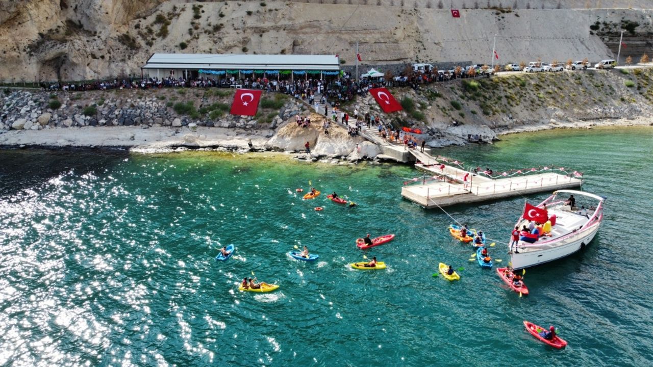 Bitlis'te "1. Adilcevaz Su Sporları Şenliği" düzenlendi