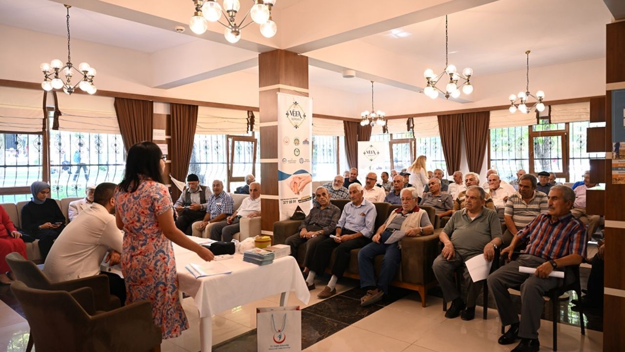 Malatya'da yaşlılar için seminer düzenlendi