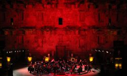 ANTALYA - İtalyan tenor Alessandro Safina, Antalya'da konser verdi