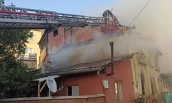 ISPARTA - Şarkikaraağaç ilçesinde çıkan ev yangınında bir kişi dumandan etkilendi