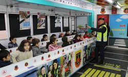 Jandarmanın "Mobil Trafik Eğitim Tırı" Erzincan'da