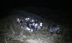 MALATYA - Uçuruma yuvarlanan otomobildeki 1 kişi öldü, 1 kişi yaralandı