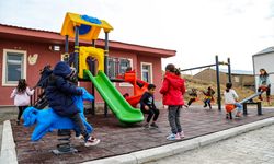 VAN - Kırsal mahallelerdeki okullara oyun parkları kuruluyor