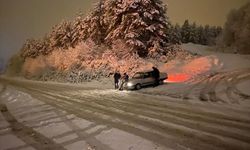 ZONGULDAK - Zonguldak'ın yüksek kesimlerinde kar etkili oluyor