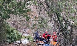 ANTALYA - ATV aracıyla uçuruma yuvarlanan 2 kişi yaralandı