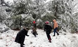 ANTALYA - Yüksek kesimlerde kar yağışı etkili oluyor