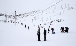 BİTLİS - Kar yağışının ardından kayak sezonu başladı