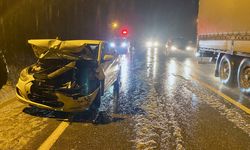 DÜZCE - 4 aracın karıştığı kazada 2 kişi yaralandı