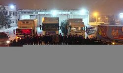 Erzurum ve Kars'tan deprem bölgesine 14 yardım tırı daha gönderildi