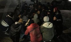 Iğdır'da "dur" ihtarına uymayan panelvan araçta 35 düzensiz göçmen yakalandı