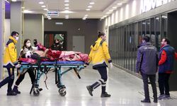 İSTANBUL - Depremde yaralanan 51 kişi Kahramanmaraş'tan İstanbul'a getirildi