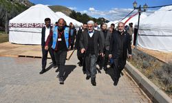 ADIYAMAN - HÜDA PAR Genel Başkanı Yapıcıoğlu, depremzedelerle bir araya geldi