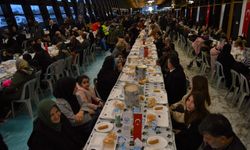 Erzurum'da depremzedelere iftar verildi