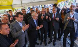 GAZİANTEP - Kılıçdaroğlu, Yeşilkent Mezarlığını ve Yeşilkent Şehitliğini ziyaret etti